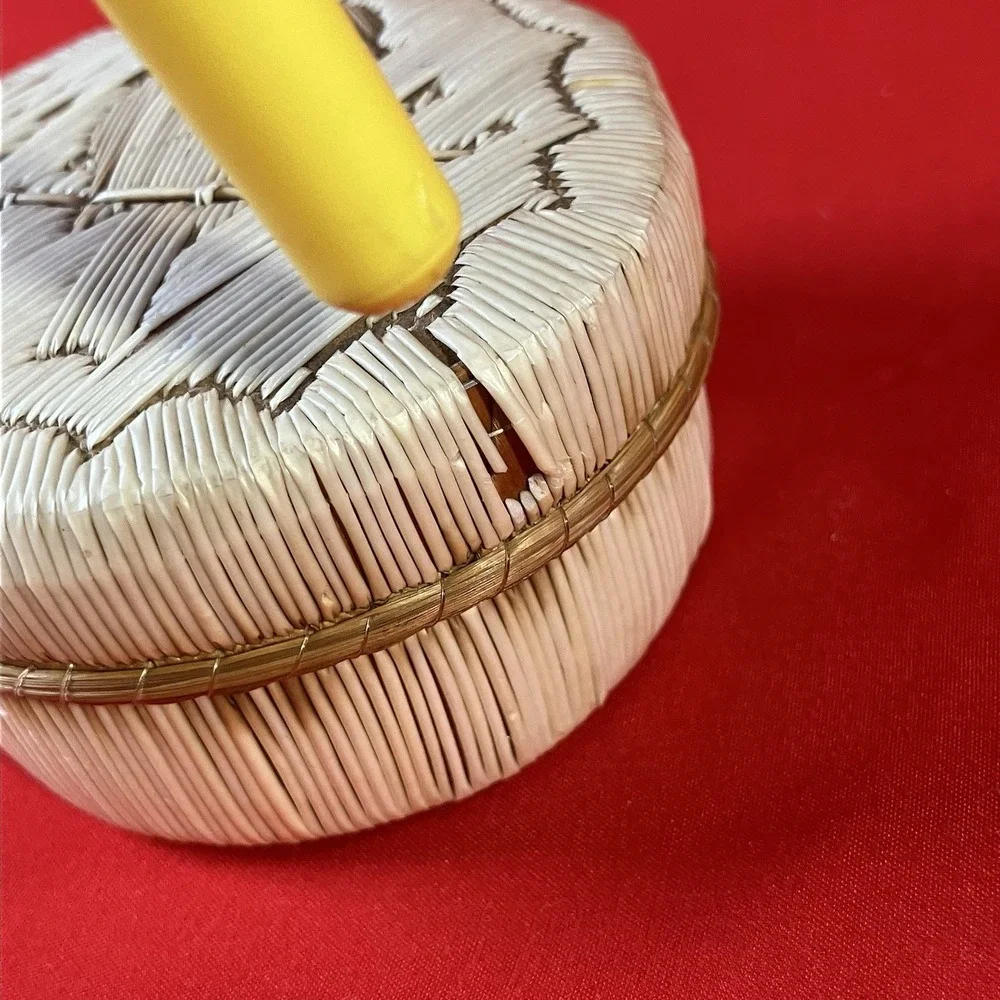 Vintage Birch Bark Quill Medium Box‎ with Bird / 3.25